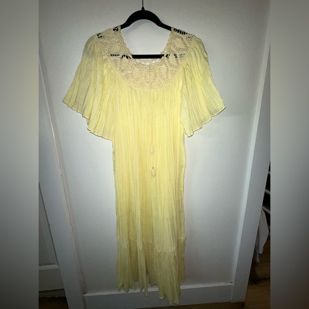 Buttery yellow pleated flowy crochet top dress